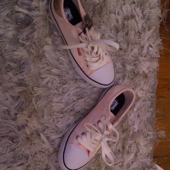 Levi’s - Picture 2 of 3